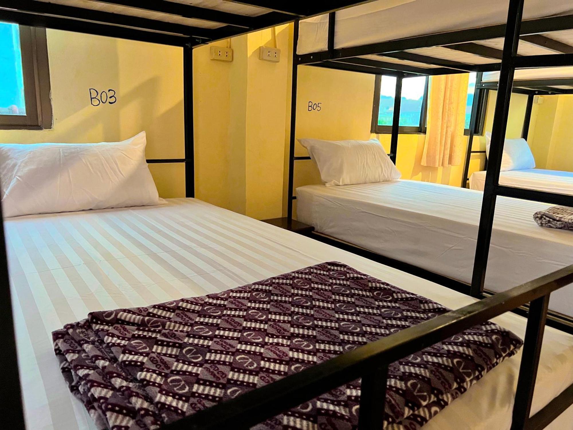 Easy Go Backpacker Hostel Vang Vieng Bagian luar foto