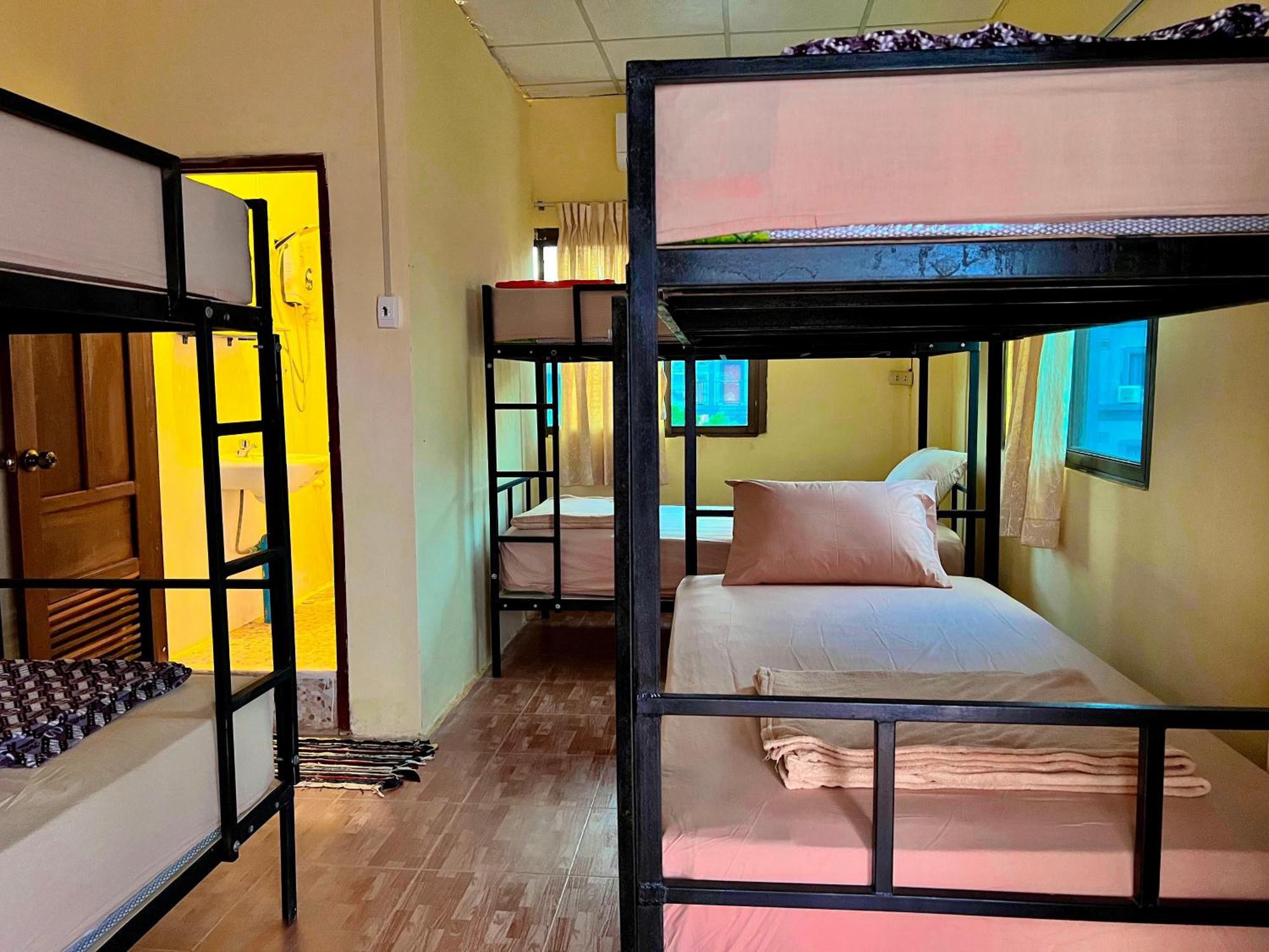 Easy Go Backpacker Hostel Vang Vieng Bagian luar foto