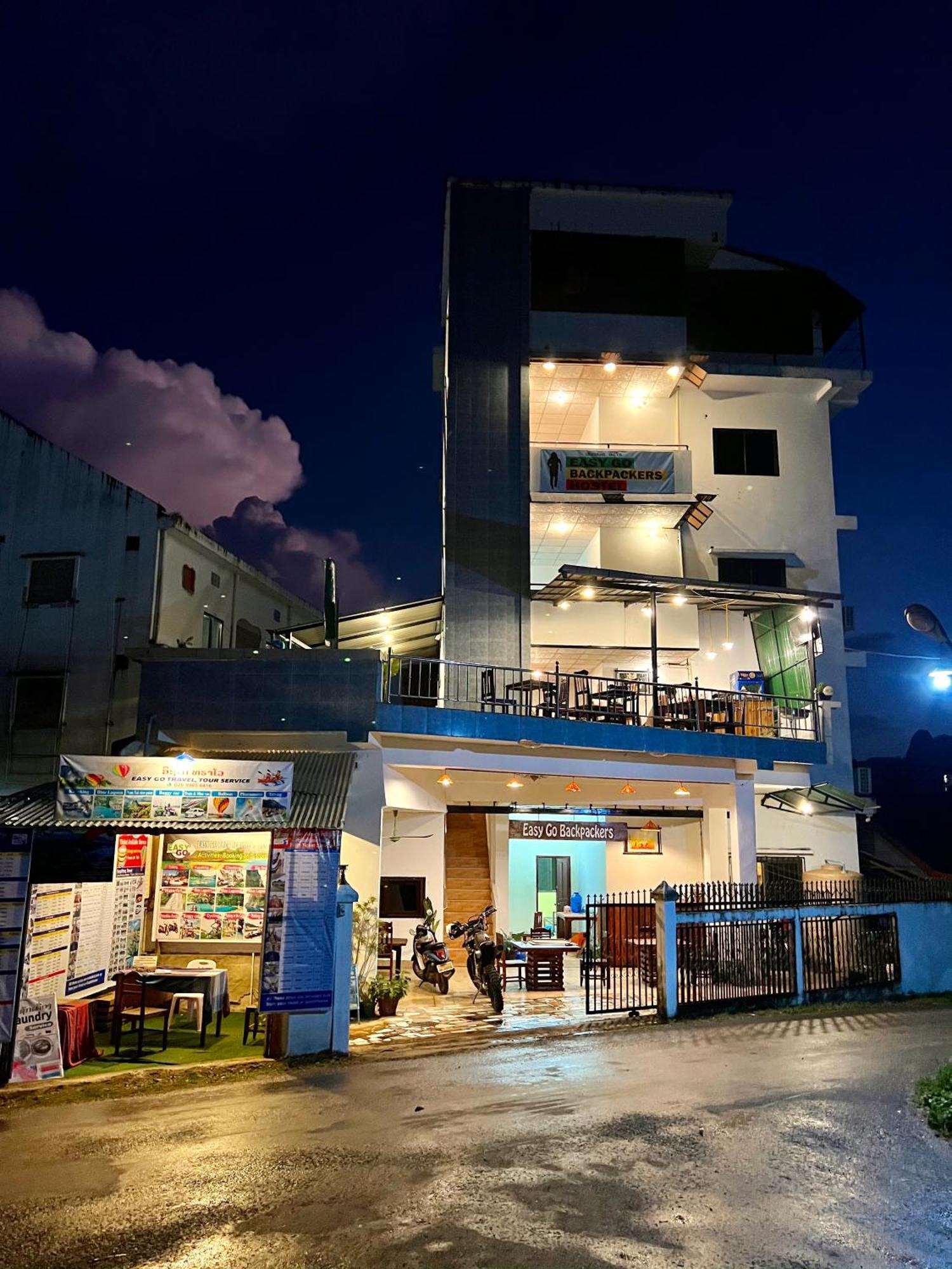 Easy Go Backpacker Hostel Vang Vieng Bagian luar foto