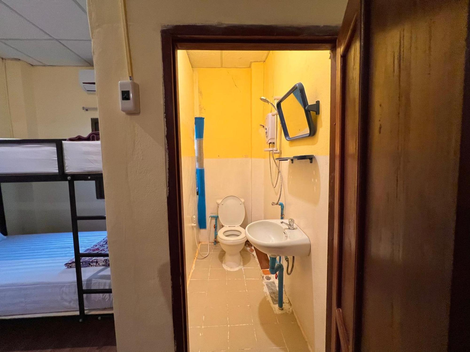 Easy Go Backpacker Hostel Vang Vieng Bagian luar foto