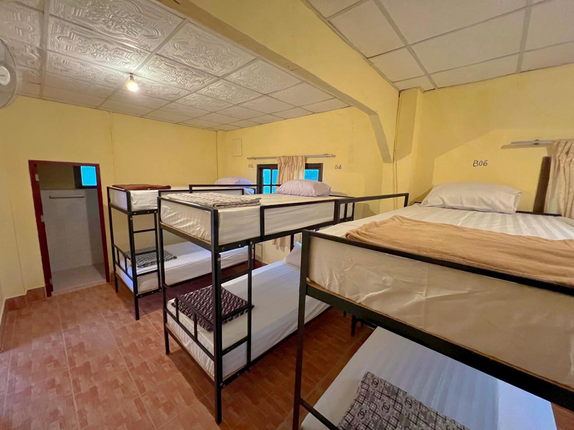 Easy Go Backpacker Hostel Vang Vieng Bagian luar foto