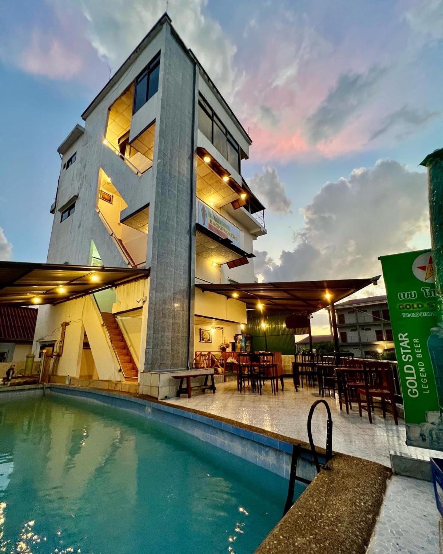 Easy Go Backpacker Hostel Vang Vieng Bagian luar foto