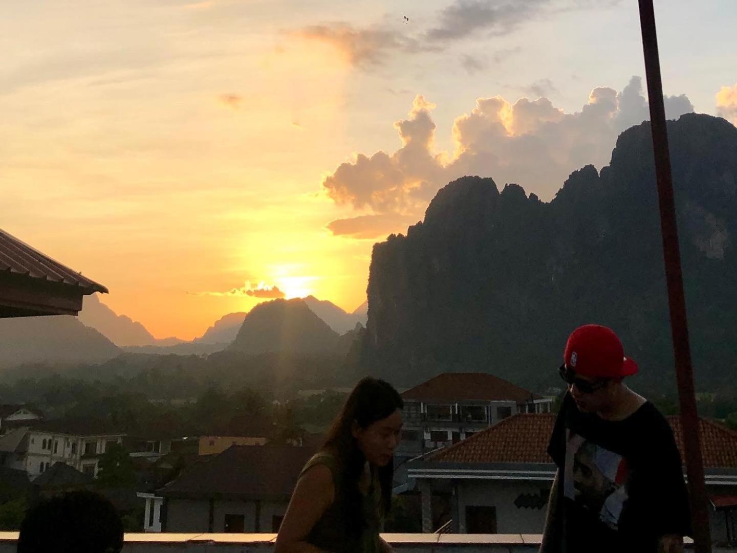Easy Go Backpacker Hostel Vang Vieng Bagian luar foto