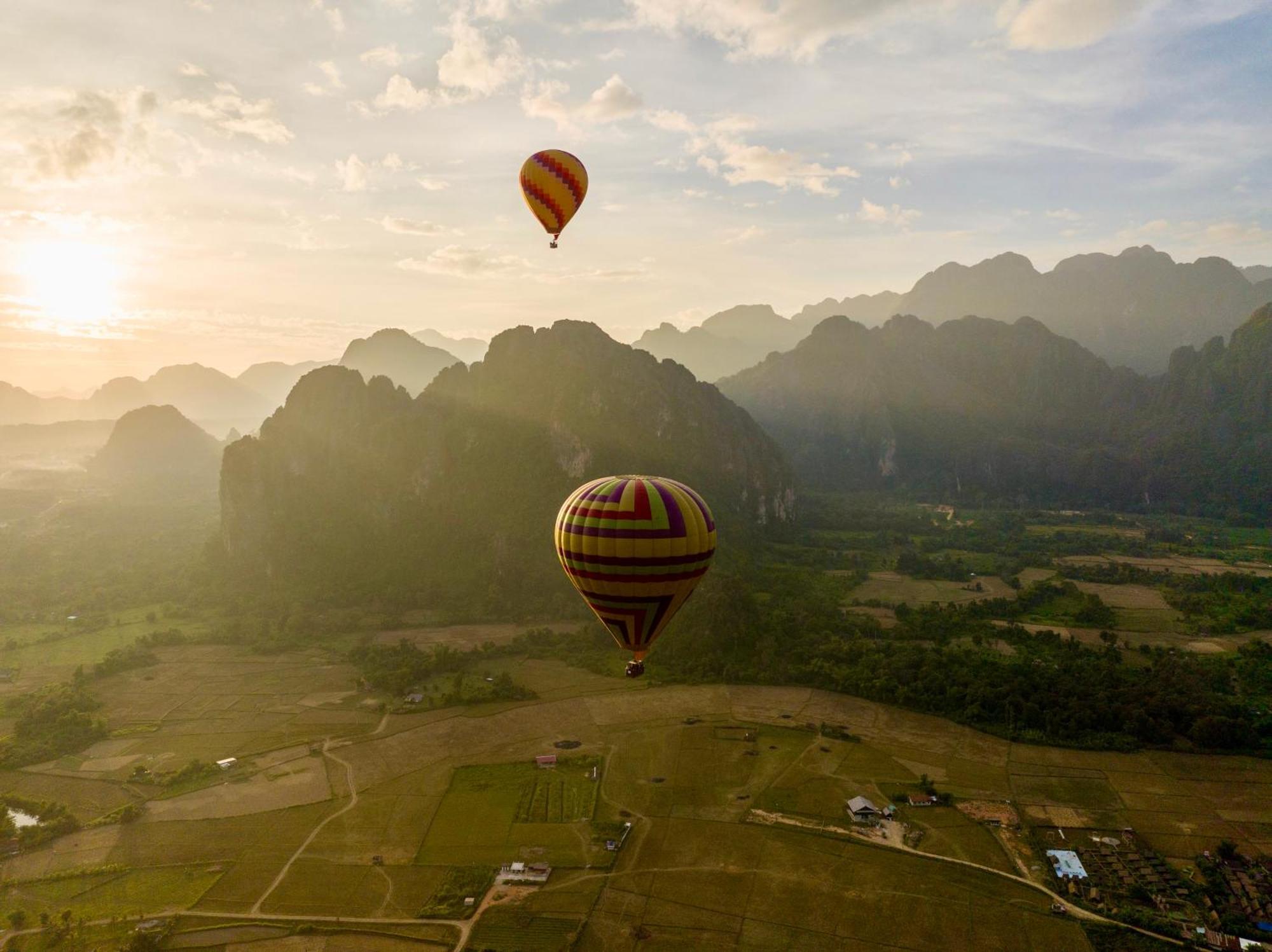 Easy Go Backpacker Hostel Vang Vieng Bagian luar foto
