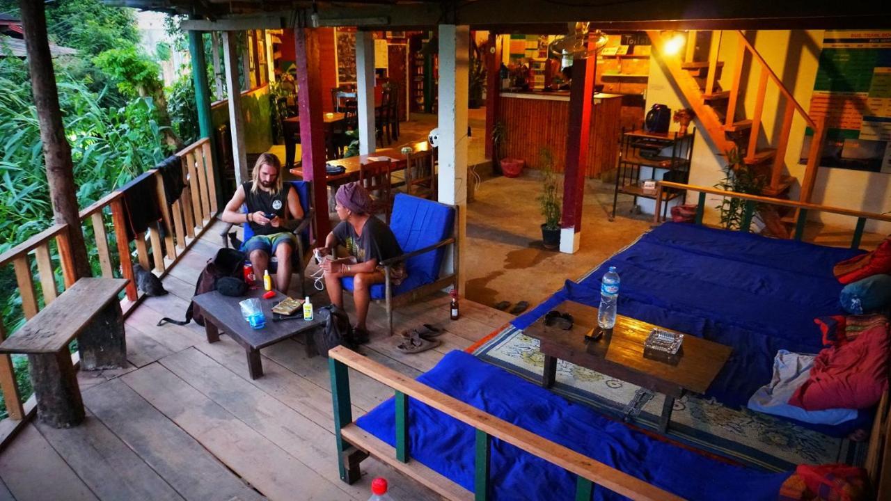 Easy Go Backpacker Hostel Vang Vieng Bagian luar foto